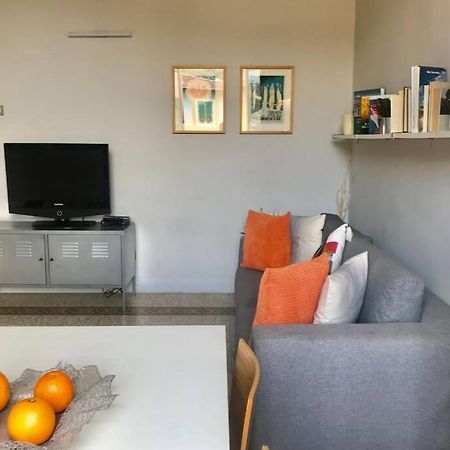 Sunny Top Floor In San Frediano Florencia Exterior foto