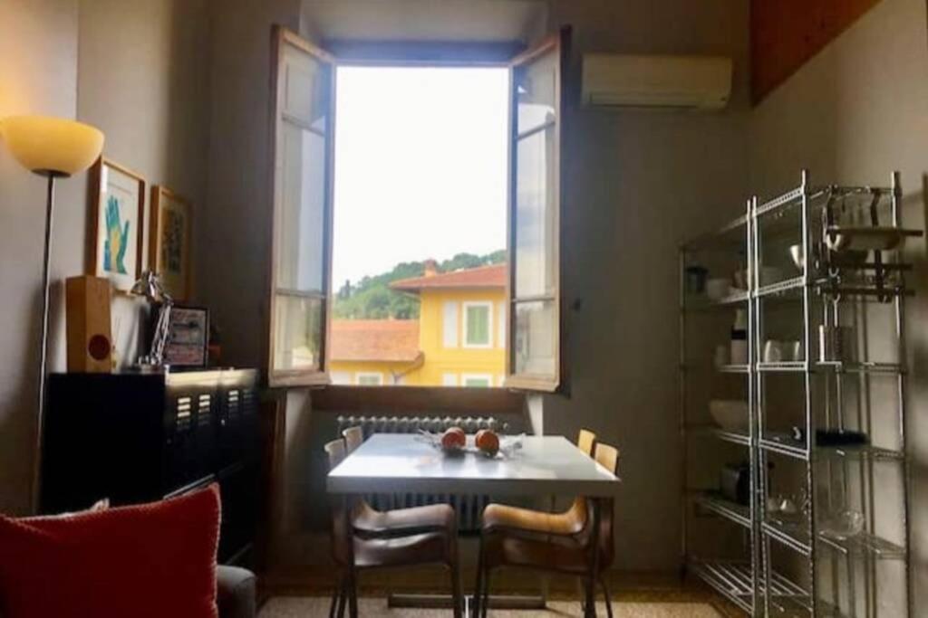 Sunny Top Floor In San Frediano Florencia Exterior foto
