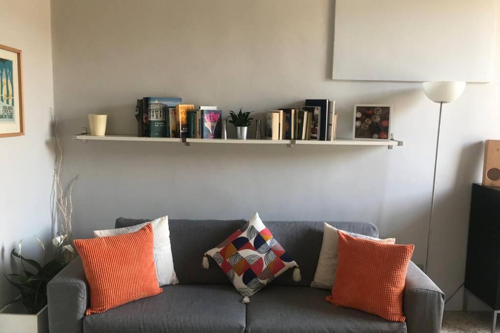 Sunny Top Floor In San Frediano Florencia Exterior foto